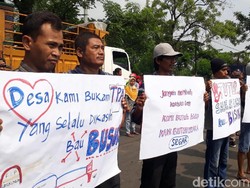 Ratusan Warga Tuntut Pabrik di Pasuruan Hentikan Pencemaran Sungai