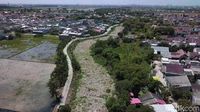 Penampakan Sungai Sampah di Tarumajaya Bekasi dari Langit