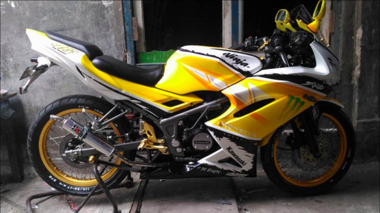 Modifikasi Motor  Ninja  Rr Warna  Hitam  Kuning 