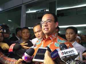 Bawaslu Bogor Hentikan Laporan soal Pose Dua Jari Anies