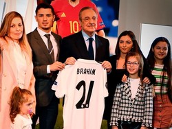 Diaz membawa serta ibu dan keluarganya dalam perkenalan tersebut. (Instagram @realmadrid)
