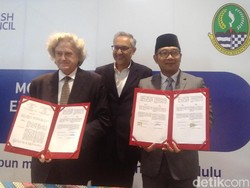 Ridwan Kamil Ingin Ulama Jabar Aktif di Forum Internasional