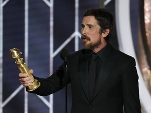 Christian Bale Diincar Main di Thor: Love and Thunder Christian Bale Diincar Main di Thor: Love and Thunder