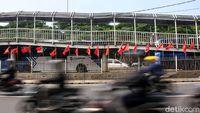 Deretan Bendera Banteng Merahkan Jalanan Ibu Kota
