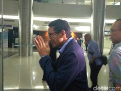 Sandiaga Jenguk Ustaz Arifin Ilham di RSCM