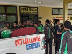 Hindari Jalan Bergelombang, Driver Ojol Tewas Terlindas Truk