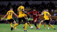 Masuknya Mohamed Salah di 20 menit terakhir laga pun tak banyak membantu Liverpool karena Wolverhampton bertahan begitu dalam. (Darren Staples/Reuters)