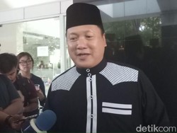 Sahabat: Ustaz Arifin Ilham Komunikasi dengan Isyarat