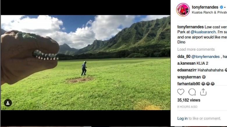 Aksi kocak Tony Fernandes di Hawaii (tonyfernandes/Instagram)