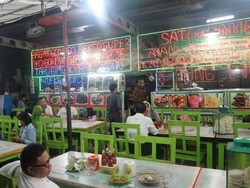 Wisata Kuliner Malam di Simpang Lima Semarang