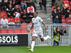 Barcelona Dapatkan Bek Muda Prancis