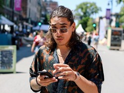 Saya tak percaya ada pesepakbola yang cuma memikirkan sepakbola. Orang-orang punya ketertarikan, hobi-hobi berbeda, orang-orang hidup di luar pekerjaan mereka, ungkap Bellerin dikutip Daily Mail. (Foto: Instagram @hectorbellerin)