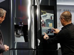 Kulkas Pintar Samsung Juga Bisa Dekatkan Anggota Keluarga