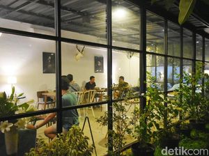 Semusim Coffee: Ada Es Kopi dan Churros Legit di Kafe Mungil Ini