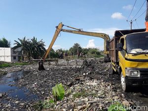 Bekasi dan Sampahnya, Kali Ini Sungai Pejuang Dibersihkan Bekasi dan Sampahnya, Kali Ini Sungai Pejuang Dibersihkan