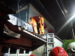 Rumah Roboh di Tamansari, Penghuni Sempat Terjebak