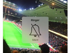Meme Sindiran Buat Liverpool yang Kembali Tumbang