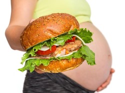 Kaitan Konsumsi Junk Food Saat Hamil dan Kondisi Mental Anak