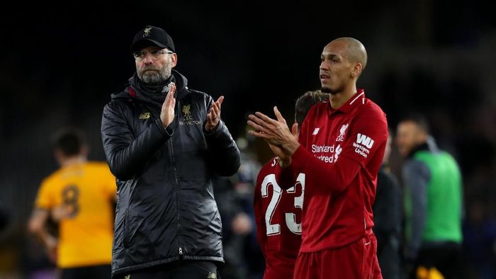 Manajer Liverpool Juergen Klopp dan Fabinho usai dikalahkan Wolves, Selasa (8/1/2019) dini hari WIB. (Foto: Catherine Ivill/Getty Images) Manajer Liverpool Juergen Klopp dan Fabinho usai dikalahkan Wolves, Selasa (8/1/2019) dini hari WIB. (Foto: Catherine Ivill/Getty Images)