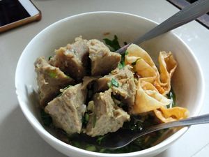 Gurihnya Mantap! Bakso Jeroan Khas Warung Bakso Satuman Gurihnya Mantap! Bakso Jeroan Khas Warung Bakso Satuman