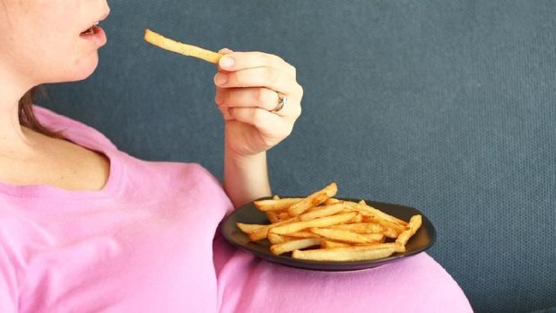 Kaitan Konsumsi Junk Food Saat Hamil dan Kondisi Mental Anak