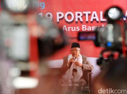 Herannya Maruf Amin, Orang Salat Ditembakin