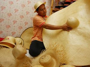 Wow! Topi Bambu Tangerang Tembus Pasar Eropa