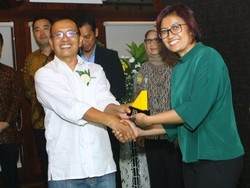 Wuling Raih Dua Penghargaan di Indonesian Car of The Year 2018