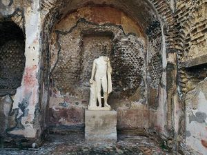 Tentang Baia, Kota Romawi Kuno di Dasar Laut yang Bergelimang Dosa Tentang Baia, Kota Romawi Kuno di Dasar Laut yang Bergelimang Dosa