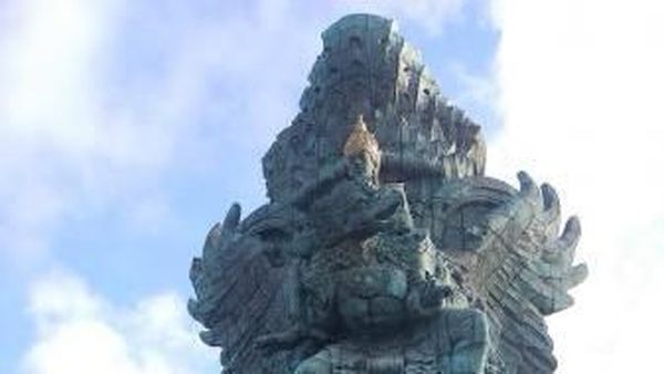 Rindu Bali, Lihat Dulu Saja Foto Patung Garuda Wisnu Kencana
