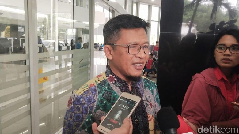 Usai Jenguk, Aa Gym Belum Bisa Banyak Bicara dengan Ustaz Arifin Ilham Usai Jenguk, Aa Gym Belum Bisa Banyak Bicara dengan Ustaz Arifin Ilham