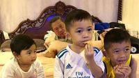 Potret Manis SBY Saat Quality Time Sambil Momong Cucu