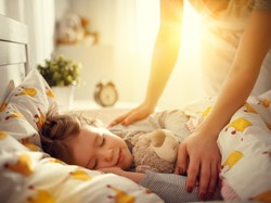 Tips Supaya Anak Mau Tidur di Kamarnya Sendiri