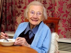 Basa-basi Kocak Netizen dengan Penjual Makanan hingga Sarapan Orang Tertua di Dunia