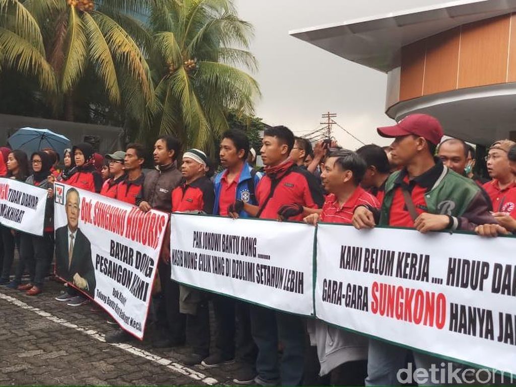 Usai Temui Manajemen, Eks Karyawan Sevel Harap Pesangon Segera Diselesaikan Usai Temui Manajemen, Eks Karyawan Sevel Harap Pesangon Segera Diselesaikan