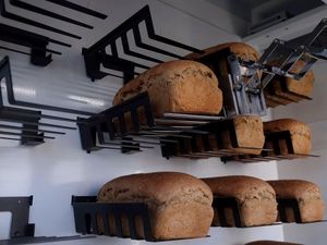 Canggih! Vending Machine Ini Buat Roti Otomatis Dalam Hitungan Menit