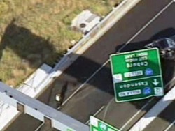 Papan Penunjuk Jalan Jatuh dan Jarum di Kereta Bahayakan Warga Melbourne