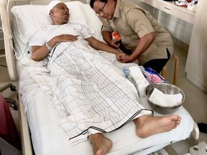 Sempat Bercanda dengan Ustaz Arifin Ilham, Prabowo: Semangatnya Baik Sempat Bercanda dengan Ustaz Arifin Ilham, Prabowo: Semangatnya Baik