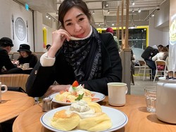 Serunya Wisata Kuliner ala Istri Andre Taulany Saat Liburan ke Jepang