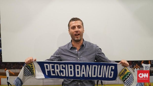 Persib perkenalkan Miljan Radovic sebagai pelatih kepala di Graha Persib, Bandung, Rabu (9/1).