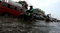 Drainase Buruk Sebabkan Genangan di Jatibening Bekasi
