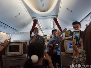 Setelah Musik Akustik, Garuda Indonesia Ingin Buat Stand Up Comedy di Udara