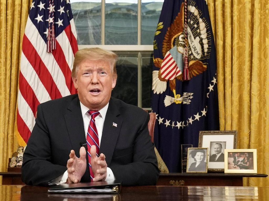 Donald Trump Jadi Presiden Jagat Komik DC, Benarkah? Donald Trump Jadi Presiden Jagat Komik DC, Benarkah?