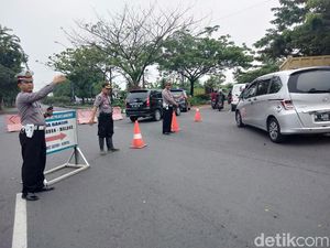 Genangan Air Makin Tinggi, Jalan Raya Porong Lama Ditutup
