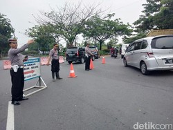 Genangan Air Makin Tinggi, Jalan Raya Porong Lama Ditutup