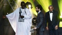 Musim ini, Salah melanjutkan performa apiknya. Winger 26 tahun itu sudah membuat 16 gol dan 8 assist di semua ajang bersama Si Merah. SEYLLOU / AFP.