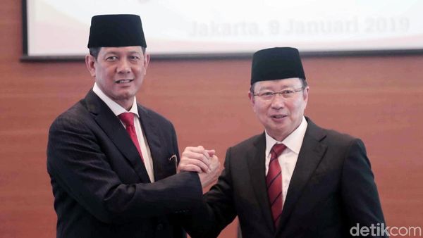 Potret Sertijab Kepala BNPB ke Letjen Doni Monardo