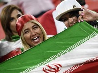 Setelah 40 Tahun, Perempuan Iran Bisa Nonton Sepakbola di Stadion
