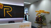 Main-main ke Kantor Baru Realme di Jakarta