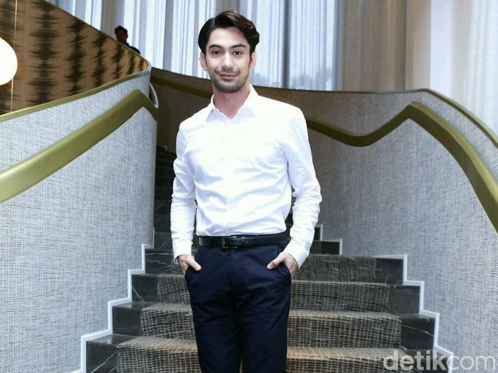 Reza Rahadian Ungkap Pesan Terakhir yang Diucapkan BJ Habibie Reza Rahadian Ungkap Pesan Terakhir yang Diucapkan BJ Habibie